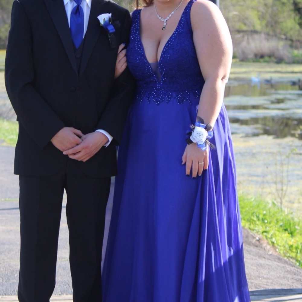 someone buy my prom dress - Picture 5 of 7